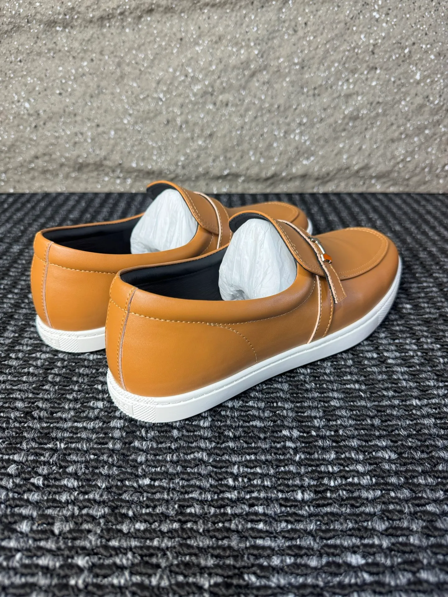 Men's men's shoes 💰440 [New style] 🪷🪷[HERMES] Hermès - High-end quality, the same style as the official website - Upper: 🔝 Nappa calfskin, with iconic H metal - Lining: water-dyed cowhide - Outsole: ultra-light TPU molded outsole - Ultra-high quality control·Fine workmanship: highlighted (high-end·luxury·grade) -Size: 38-44 (45 can be customized)·